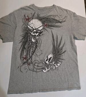 Skull Graphic T-Shirt Men’s Medium Gray Gothic Punk Biker Stars Feathers Tee